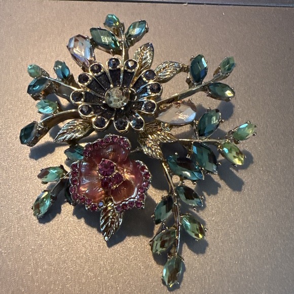 Napier Jewelry - Vintage Rhinestone Flower Brooch / Pin by Napier 2.5"
